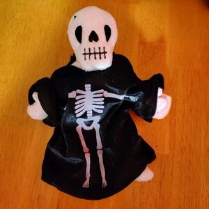 Ty Beanie Baby CREEPERS the Skeleton Halloween 2000 Retired Plush Black Robe Tag
